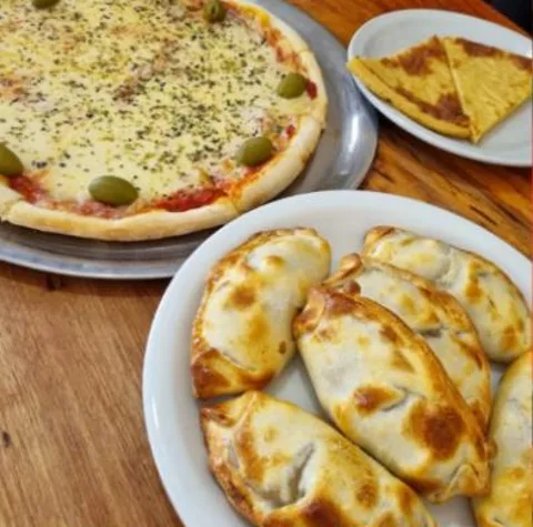 Pizza con empanadas de El Gauchito