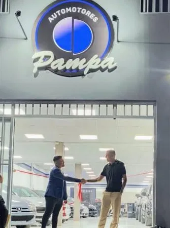 Frente de Pampa Automotores en Banfield
